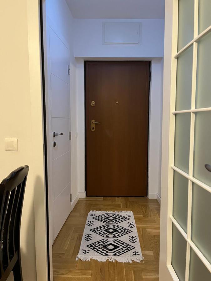 Yellowhouse Пристина Екстериор снимка